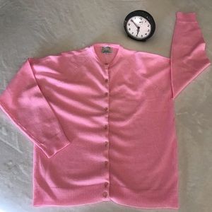 Vintage Pink Cardigan - like NEW 🌸